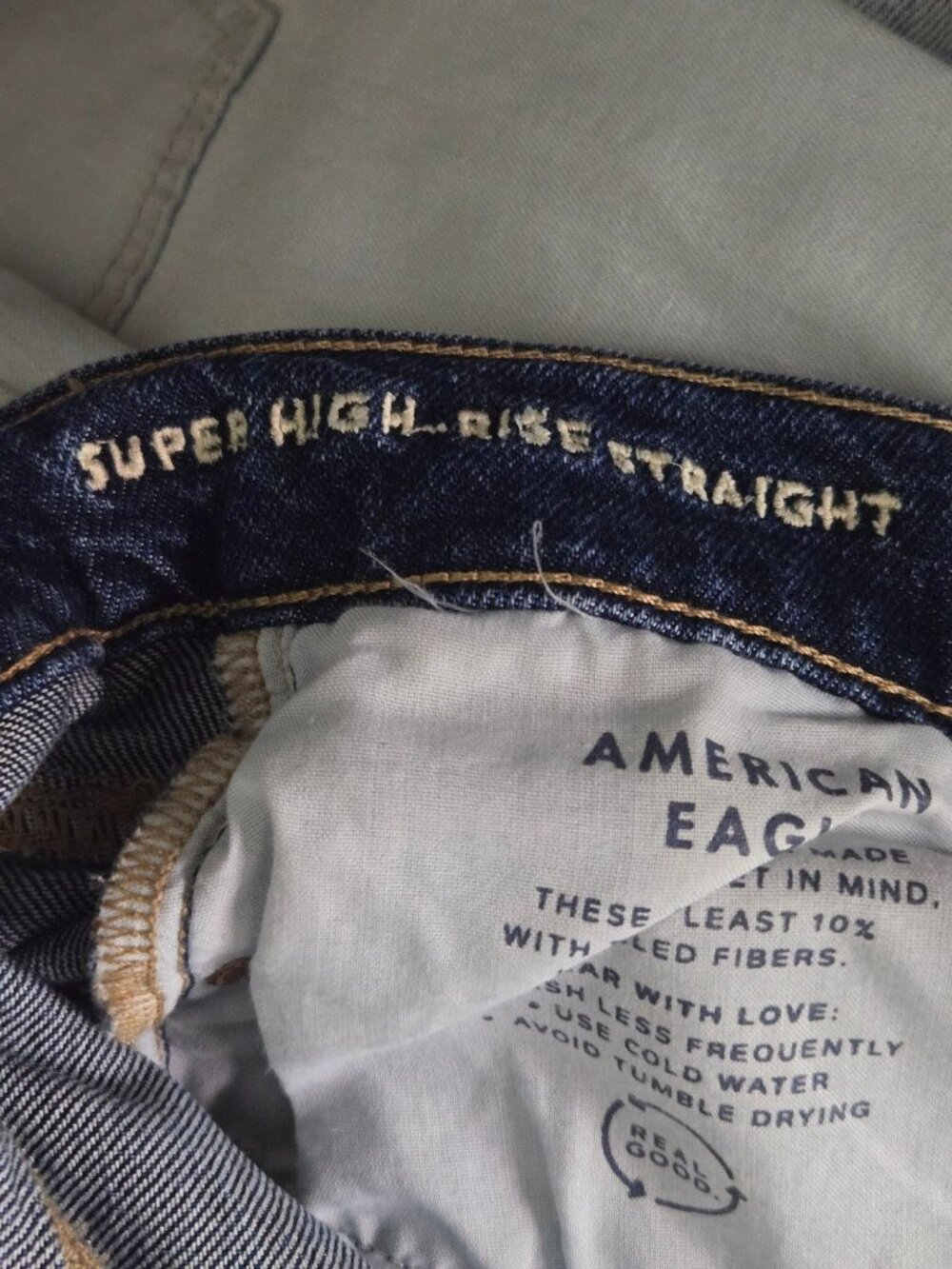 American Eagle Super High Rise Straight Stretch Cuffed Denim Jeans Size 4 - Picture 14 of 14